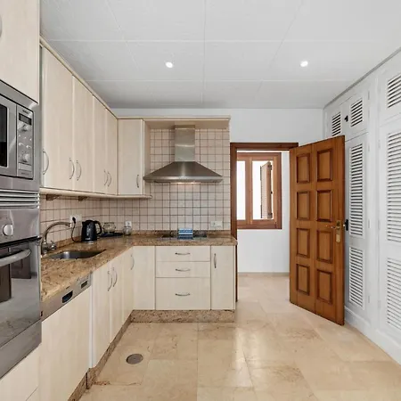 Large 2br Penthouse Near Banus * Marbella